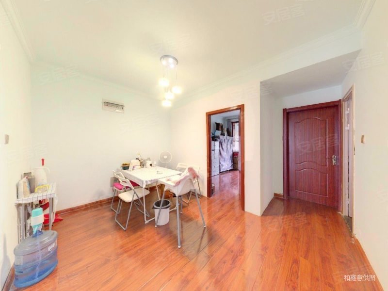 凤城八路文景路地铁口国金华府三室中间楼位满二两梯两户不临街