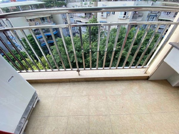 重庆渝北两路山语间品质小区 山语间洋房 近妇幼保健院 寄宿 1  中