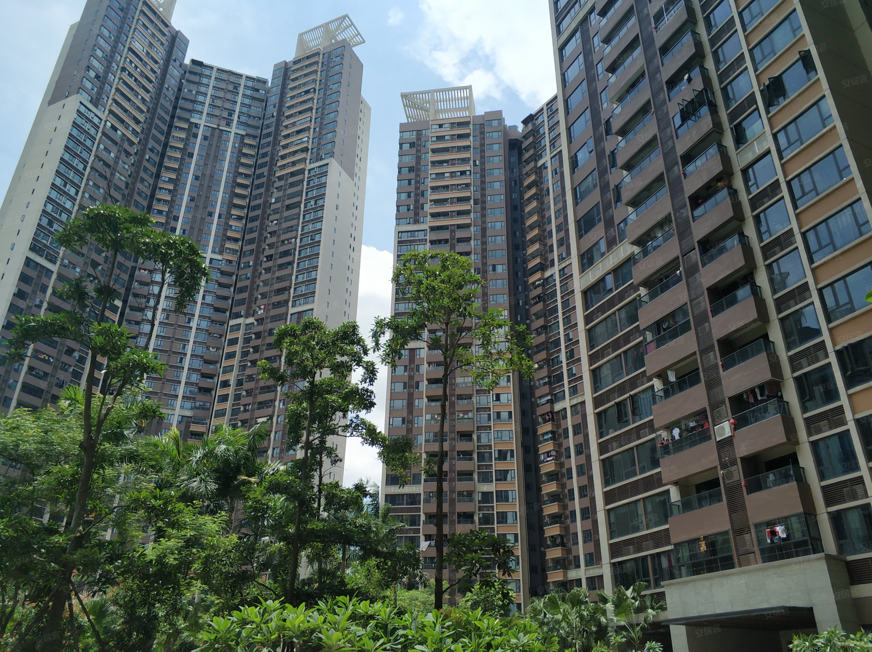 金名都 新上样板房三房 高层通风无比 家私电器全送