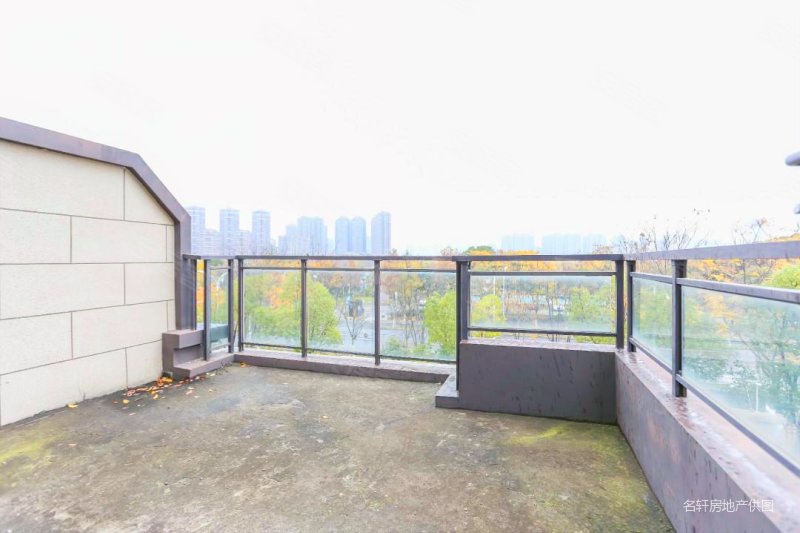 万科翡翠玖玺双拼别墅花园300平露台100平