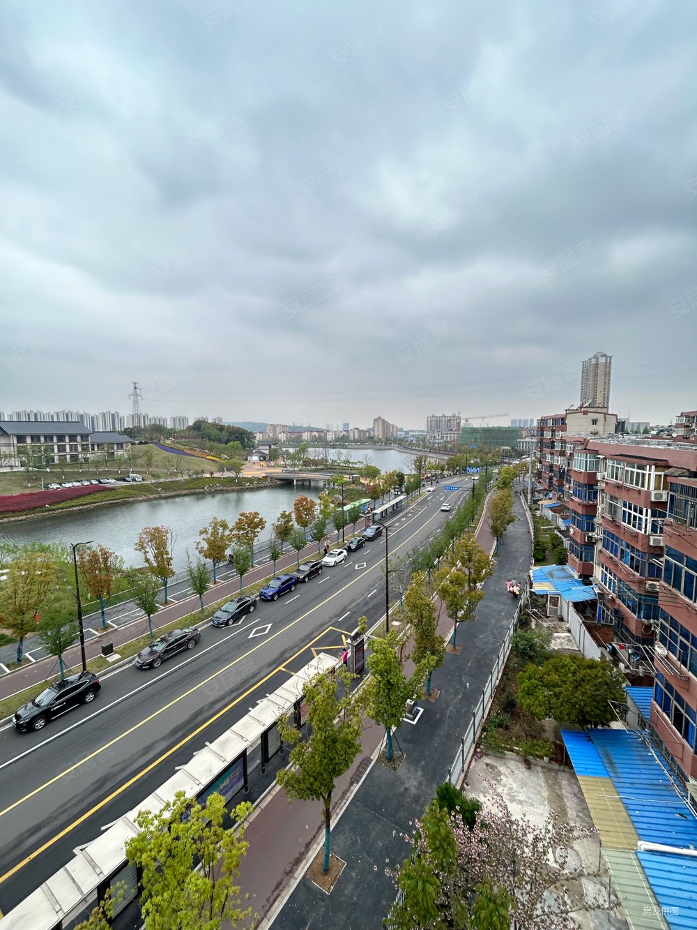 桃湖公园对面湖滨村两室一厅出售