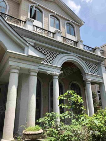 骏景花园独立别墅占地1380平方全屋豪华装修仅售1880万