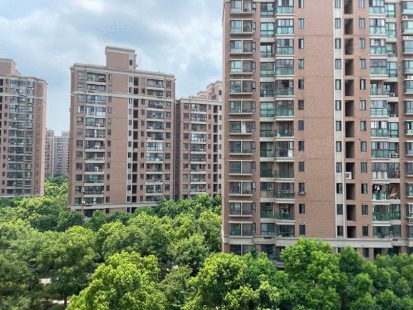 上海浦东周浦印象春城印象春城精装三室,南北通透,可长租,拎包入住