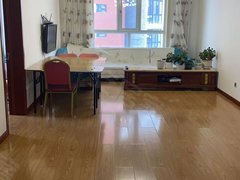 海拉尔河西伊仕丹购物广场月租,河西夜色附近,1500月2室一厅包取暖物业,电梯楼。出租房源真实图片