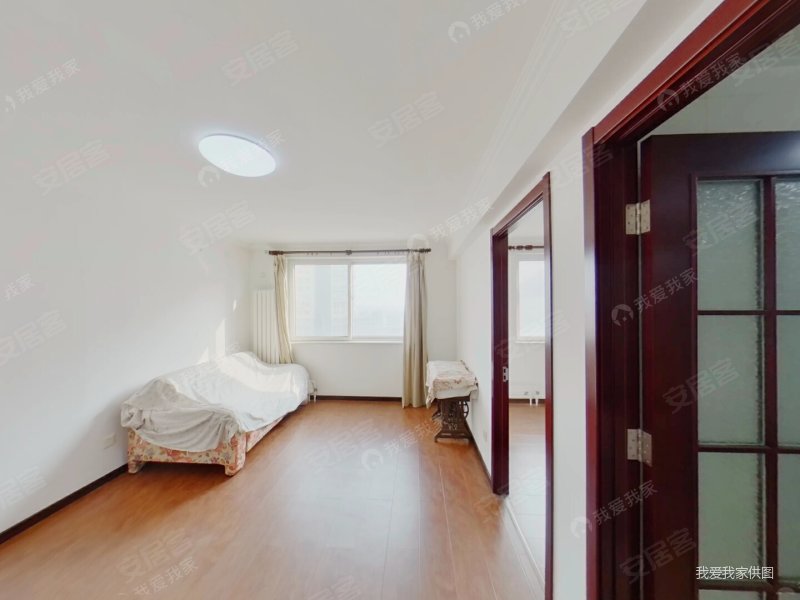 地铁草房站200米 南向采光非常好 不临街正对小区 ,金隅丽景园二手房