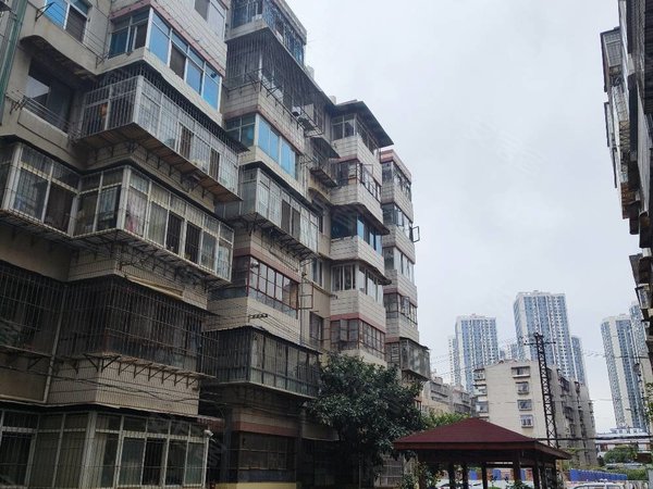 昆明五华莲花片区江岸小区江岸里一环边 江景房 江岸小区 精装两房