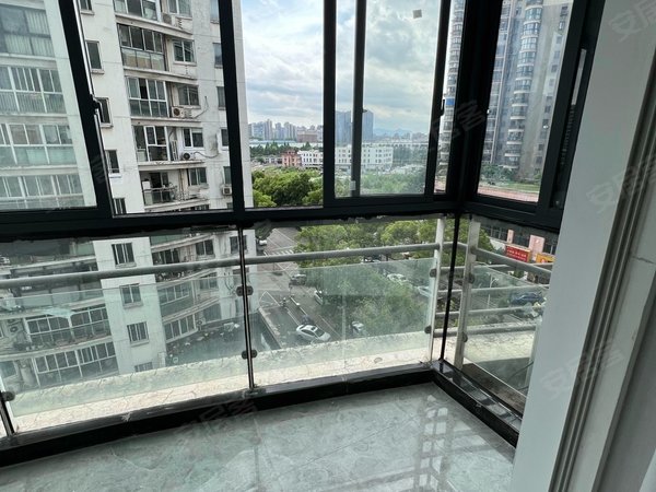 杭州滨江彩虹城碧水豪园(公寓住宅)碧水豪园  朝南精装修带阳台 独立