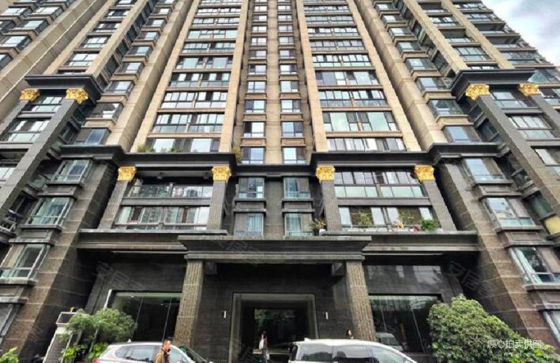 君御豪庭4室2厅3卫174.64㎡南北2300万