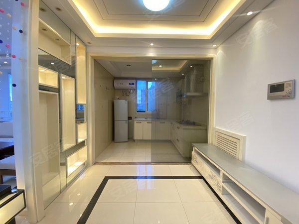 青岛黄岛薛家岛海信凤凰金岸地铁口天目山路 精装套二 海信品质拎包