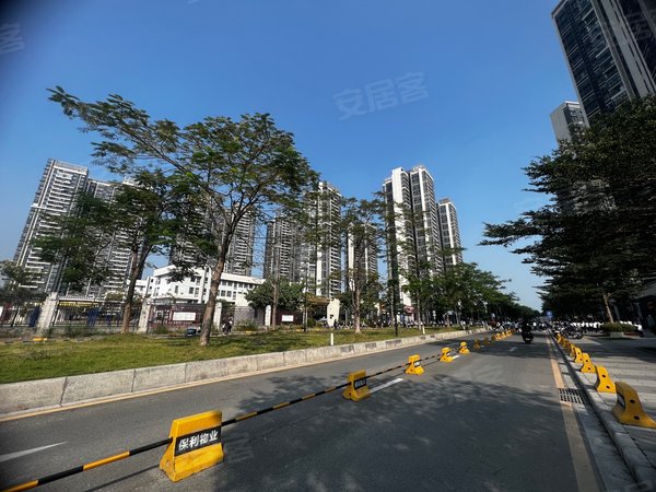 广州南沙榄核保利星海小镇新收到保利星海小镇南向三房出租 中楼层