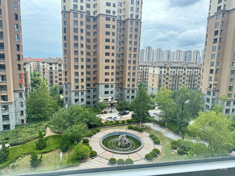 性价比高,小区绿化环境优美,物业管理规范