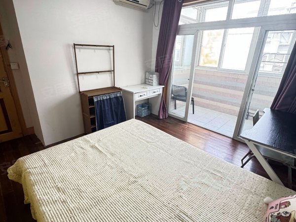 南京建邺南苑吉庆家园主卧阳台 押一付一 应天大街 绿溢广场 金鹰世界