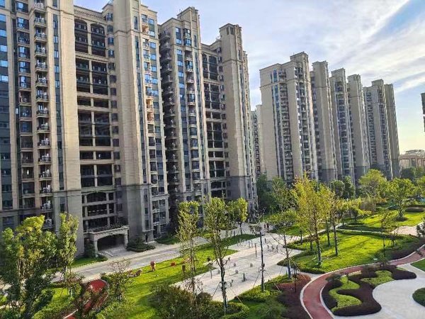 绍兴越城城南恒大珺睿府恒大郡睿府,3室2厅2卫,干净整洁,出行方便