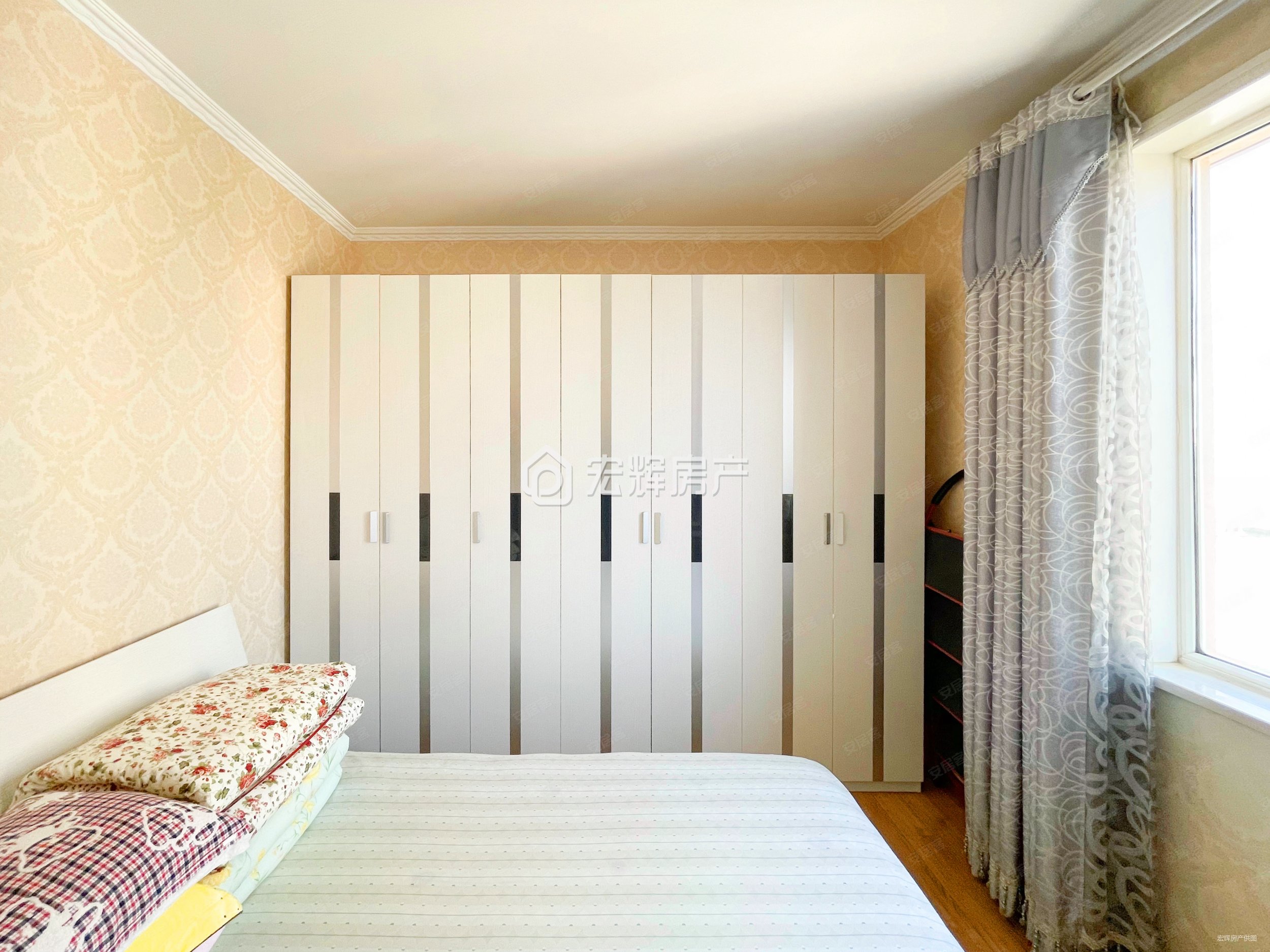 鸿运润园3室2厅2卫145.38㎡南北189万