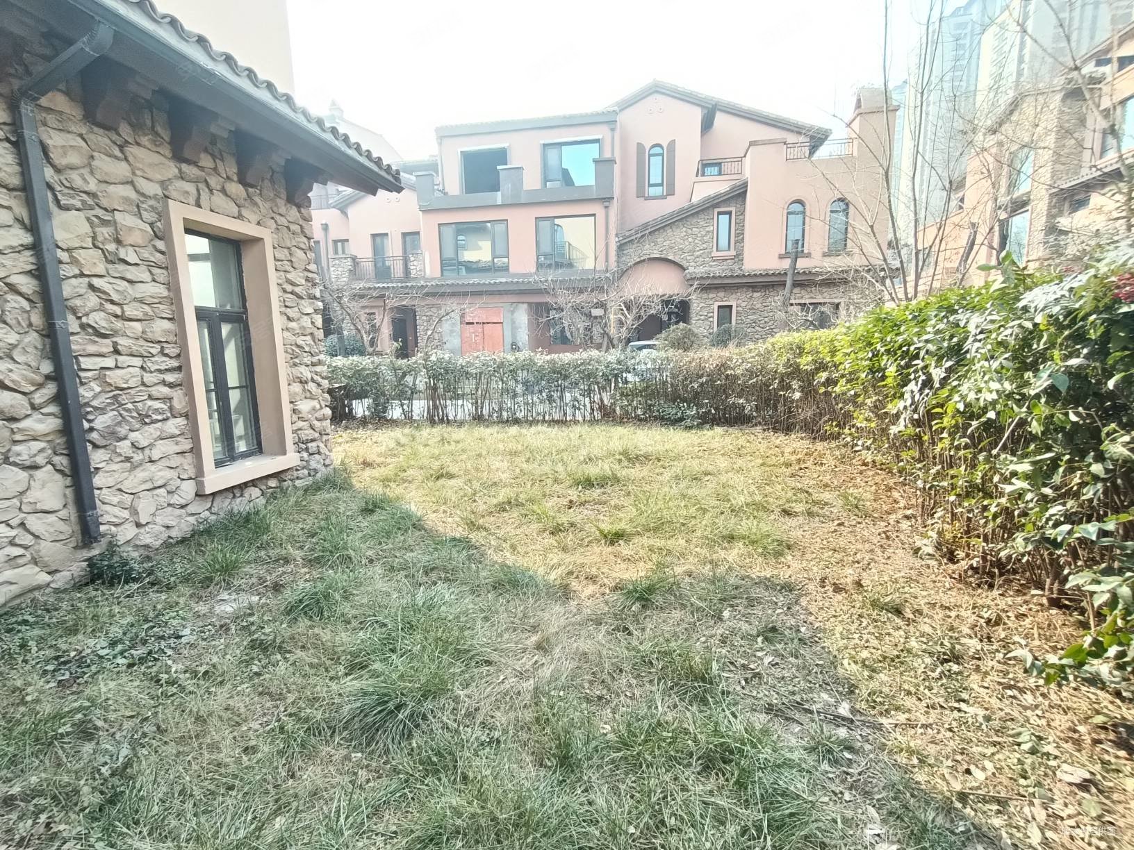 西西安小镇联排别墅西咸新区沣东新城诚心出售可看房