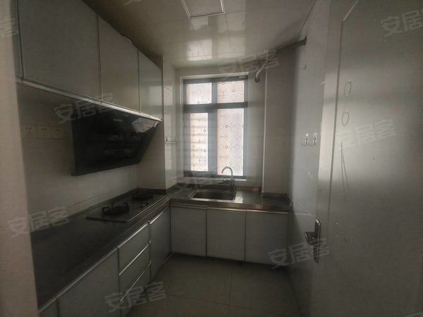 青岛城阳棘洪滩中车小镇中车小镇套一拎包入住家具齐全喜欢的联系出租房源真实图片