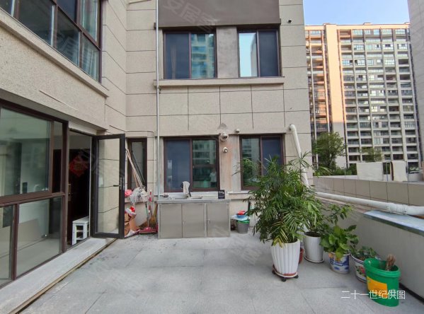 未来城香颂4室2厅2卫128㎡南北200万