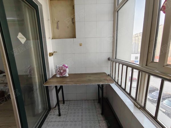 昌乐昌乐城区美联广场蓝宝石广场(商住楼)电梯公寓，半年起租，家电家具齐全，拎包入住出租房源真实图片