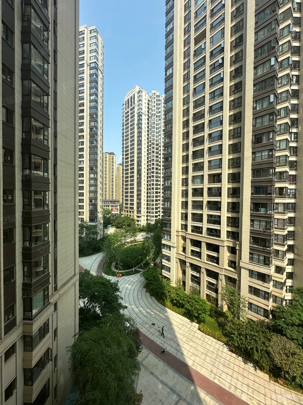 金地九樾97平端头房三面采光东急卖146万