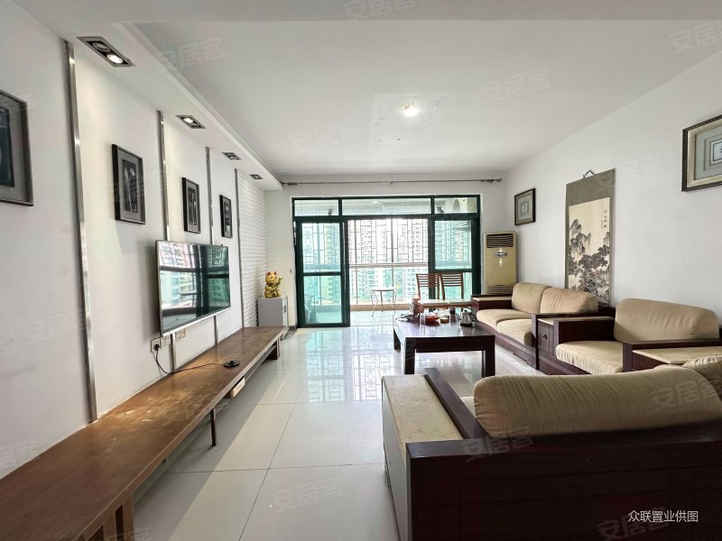 嘉辉豪庭大四房单价一万二千多户型通透