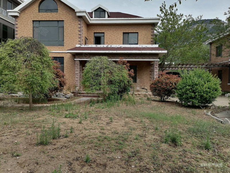 南山别墅5室2厅2卫200㎡南北175万