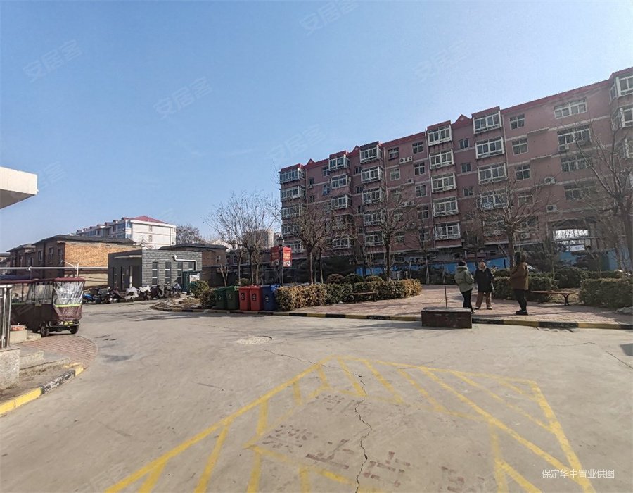 七一路西湖公园附近电梯房单价8000精装修极限运动公园