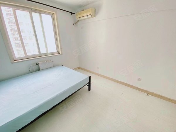 望京西梦秀广场中福百货银领国际北京香颂精装大次卧