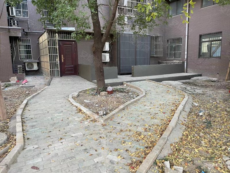 巡司河公园旁 房东急卖 紧邻永安 可以做院子 户型周正,红旗欣居c区