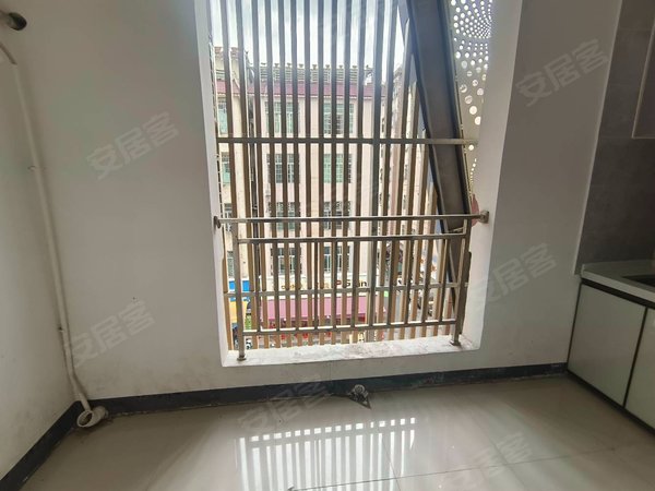 广州花都狮岭康政东路自建房狮峰中学附近友田城步行街附近靠近皮革城