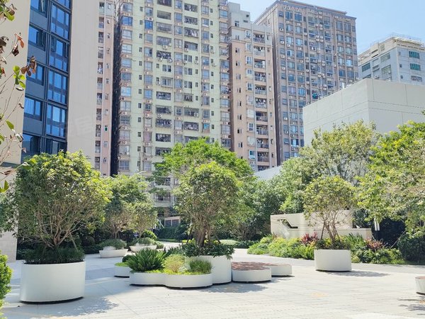 深圳宝安领航城富士君悦府富士君悦府精装三房两卫客厅带阳台家私家电