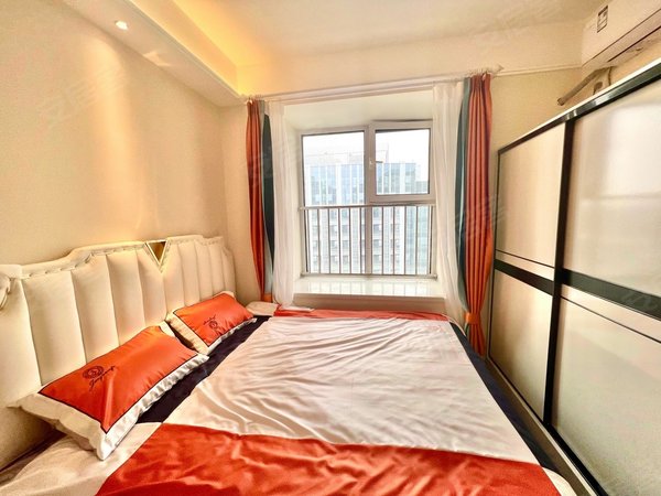 济南高新国际会展中心中垠广场高新万达对面 中垠广场 精装公寓 配置