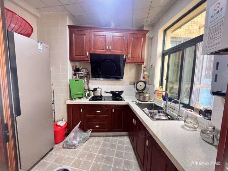 红星嘉和苑(一期) 出行方便 近医院 近地铁 双卫 正南朝向