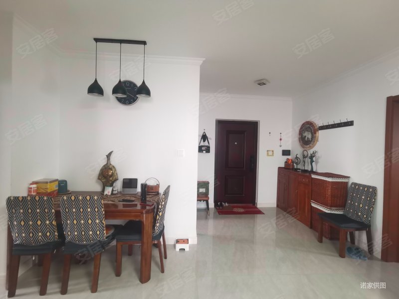 南北通透 中间楼层采光好 近医院 电梯房 大两房