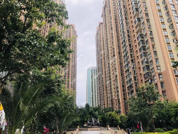 昆明五华黄土坡金泰国际一期高新区黄土坡 金泰国际精装3房 采光充足