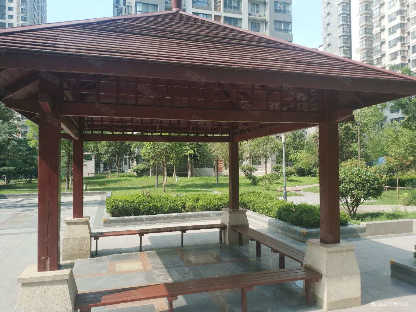 宏府鹍翔九天2室2厅1卫82.62㎡东北87万