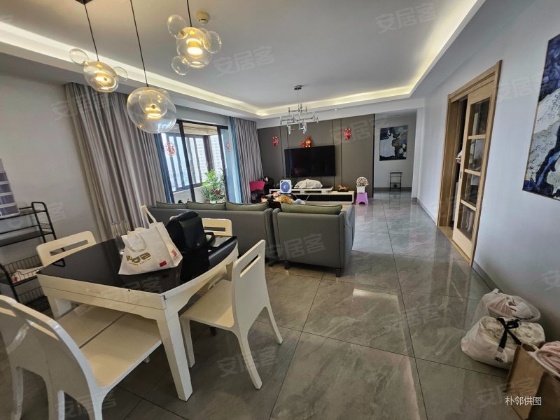 急售 万科城精装大四房 二次装修 有车位 看房随时