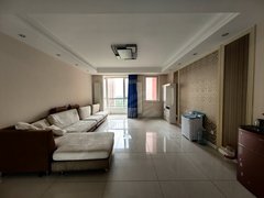 鄂尔多斯伊金霍洛旗郡王府广场公务员小区 简单装修三室 随时可入住 包物业取暖出租房源真实图片