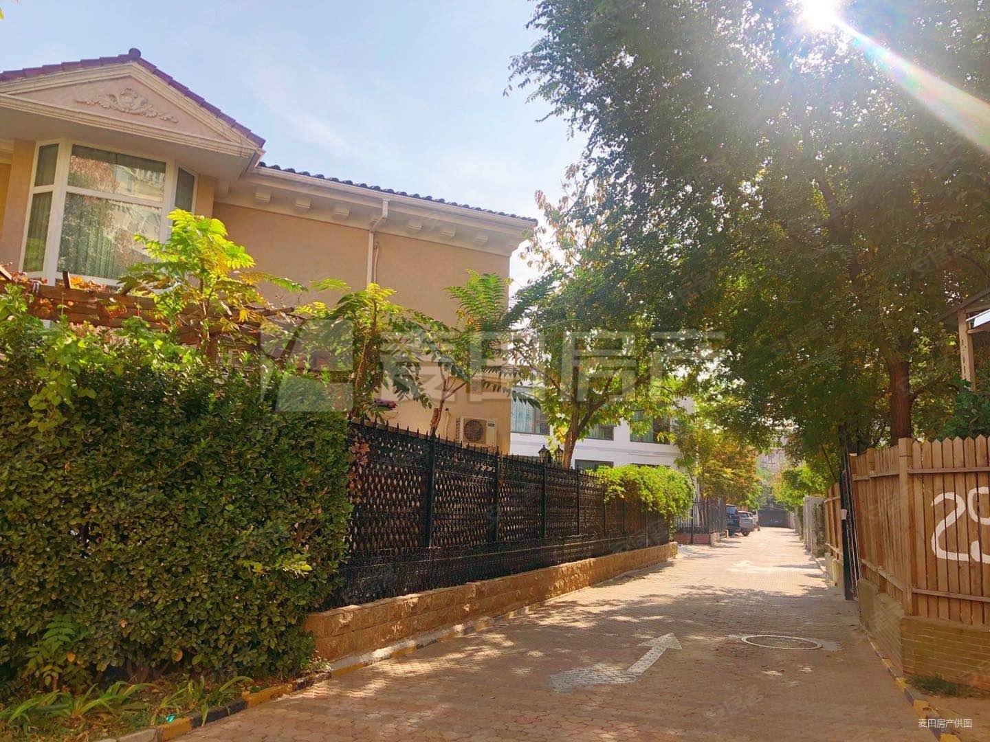 听涛雅苑102平南北两居中层满5年临地铁