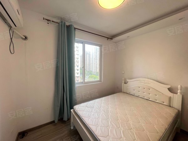 上海奉贤金汇敬贤雅苑敬贤雅苑 精装两室 底价出租 机不可失 随时看房