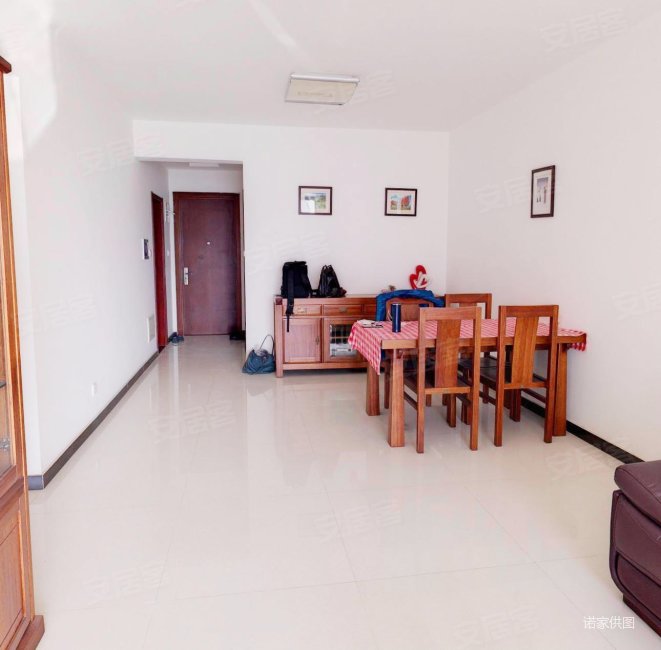 雍华府 朝南 近医院 近地铁 购物方便 大两房