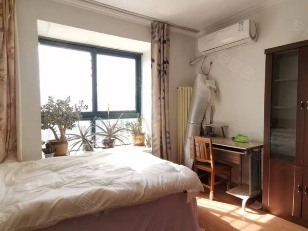 青岛李沧唐山路御景山庄御景山庄套三厅双南一北精装双气家电家具5楼