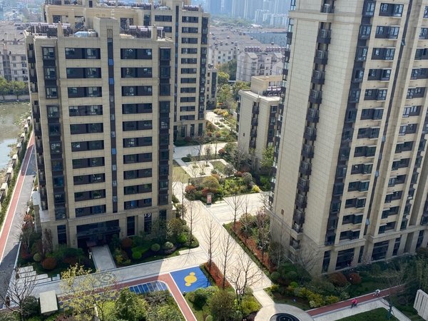 昆山周市镇昆山商厦睿怡庭155平,4房3卫,首租,可配家具家电,睿怡庭,睿