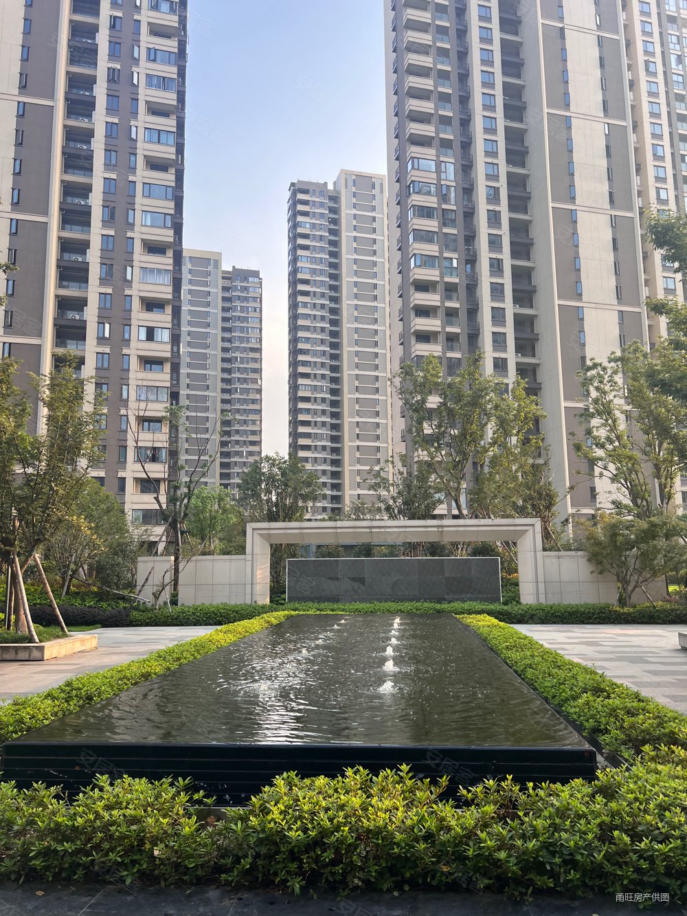 中旅城三期全新白胚福山一表88平149万