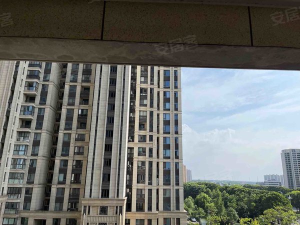 苏州常熟市区琴湖壹号琴湖壹号,简单装修,看房方便.出租房源真实图片