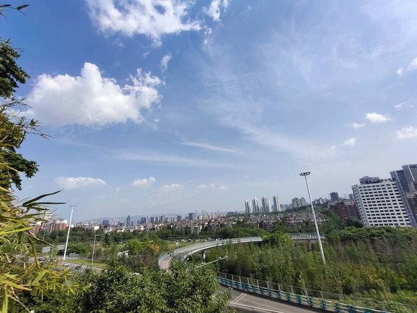 重庆江北观音桥324医院b小区自己大哥的房子 押一付一 观音桥商圈