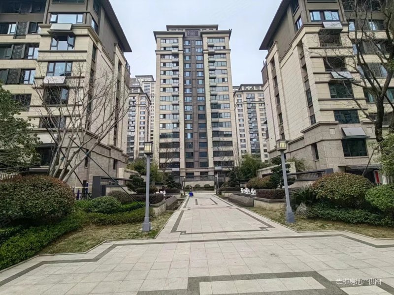 合肥房产网>合肥二手房>滨湖新区二手房>环湖cbd二手房>高速时代公馆>