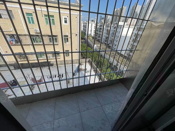 深圳南山蛇口南水村整租水湾地铁站阳台大单间出租房源真实图片