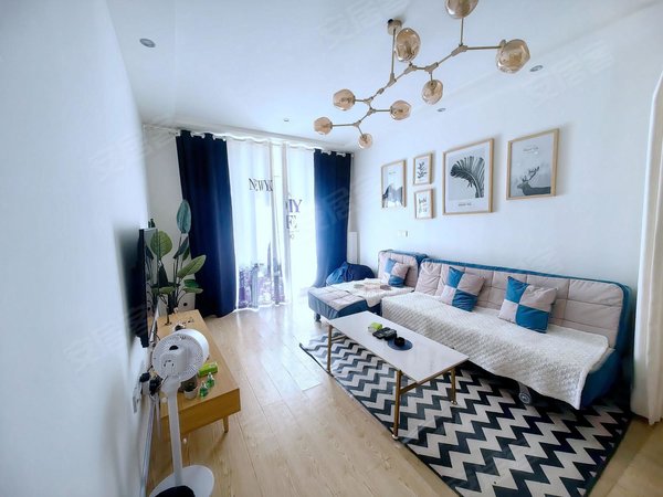 凉山西昌东部新城鑫海国际万达旁唐园对面鑫海国际，精装套二，可押一付三，急租带家具家电出租房源真实图片