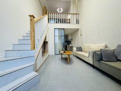 乐山市中万达广场万达广场，电梯跃层两室，1500一个月，家具家电齐全，位置好出租房源真实图片