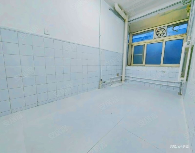 动物园商圈四院宿舍精装两室一厅双气4楼有钥匙